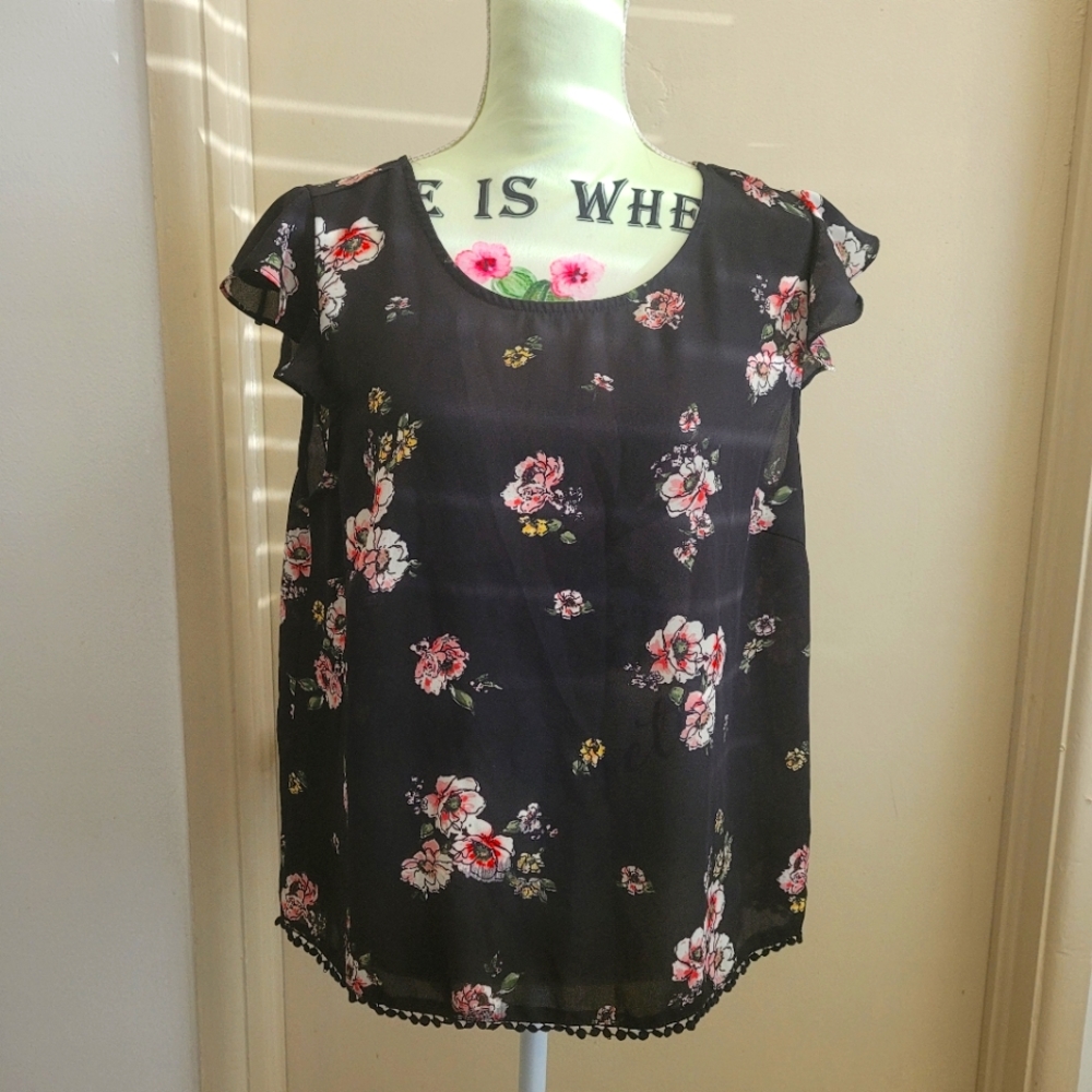 ✨️$5 Sale✨️ twine & string Floral Top Size XL